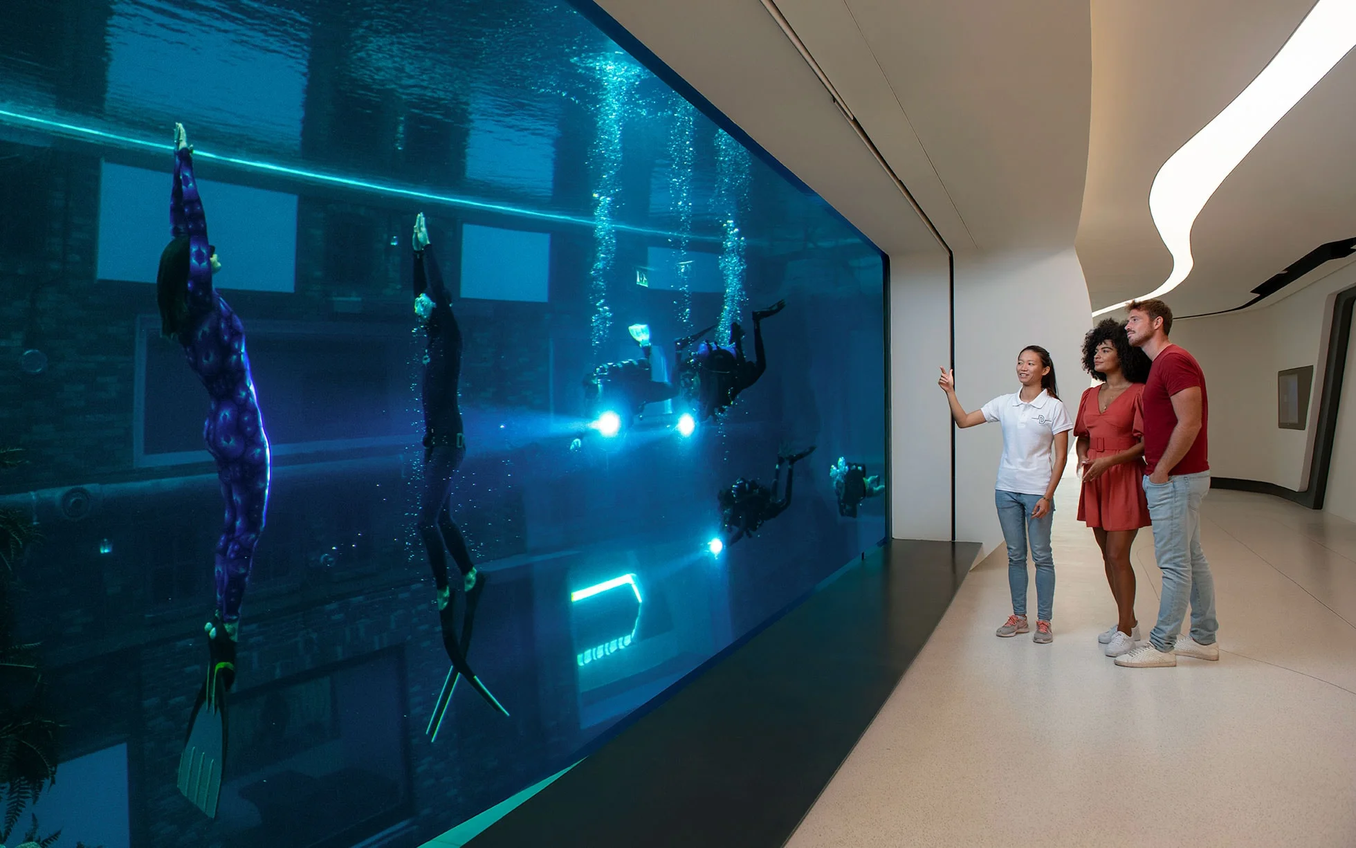 deep-dive-dubai-hallway-pool